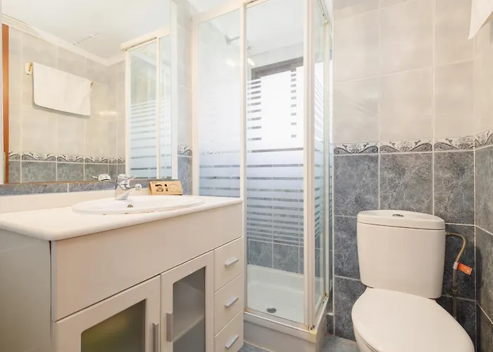 Beachfront With Panoramic Sea Views, Private Parking, Swimming Pools And Mini Golf Apartmán