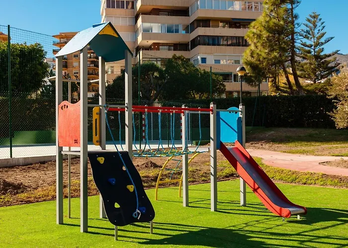 Apartmán Beachfront With Panoramic Sea Views, Private Parking, Swimming Pools And Mini Golf
