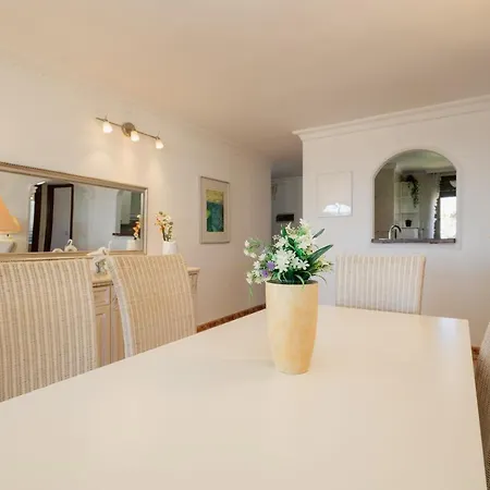 Beachfront With Stunning Views In Апартаменты Торремолинос