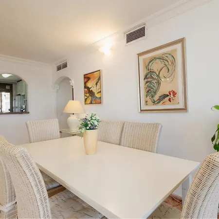 Beachfront With Stunning Views In